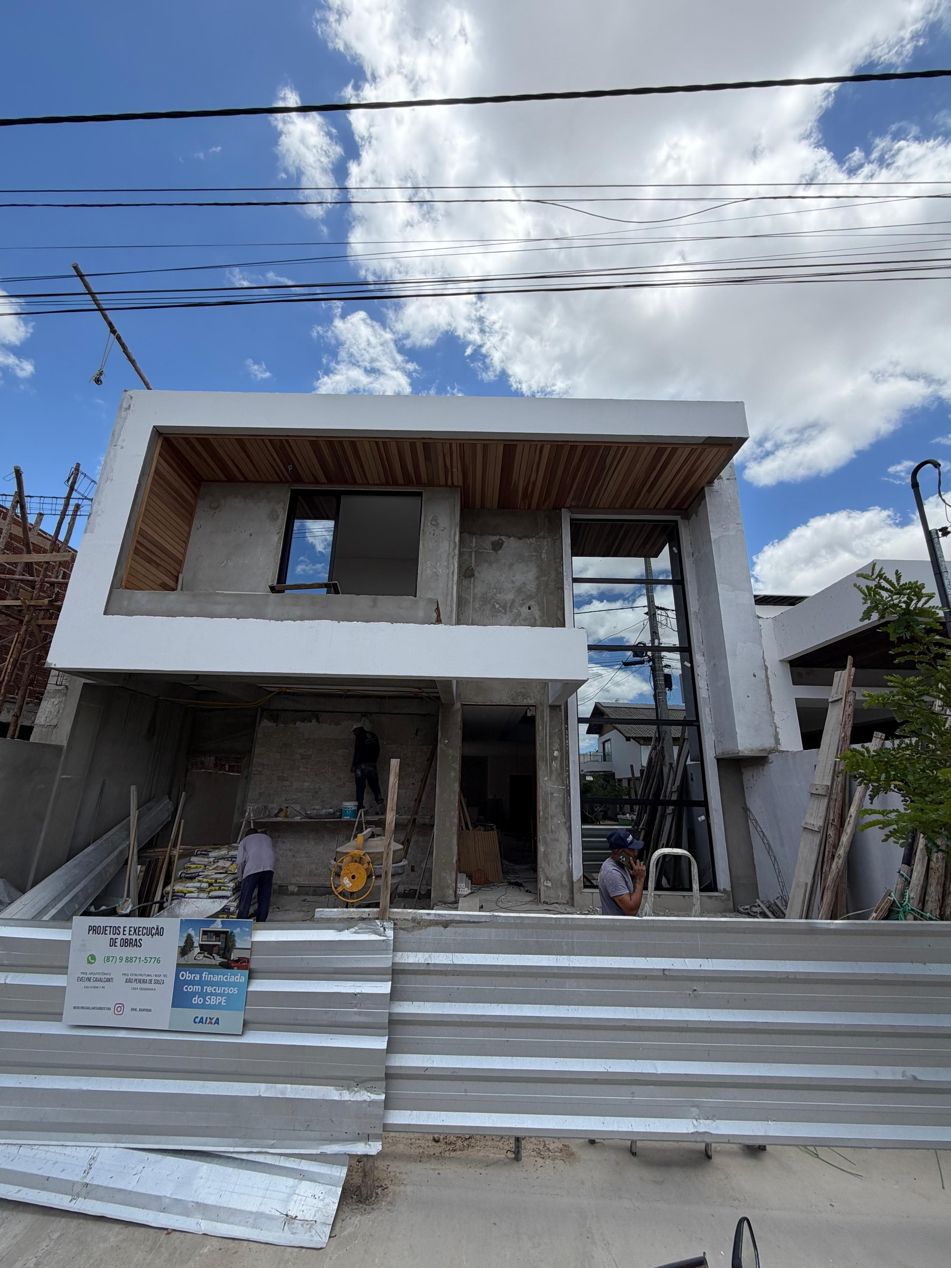 Esquadrias de alumínio em obra residencial de grande porte na região do Vale do São Francisco